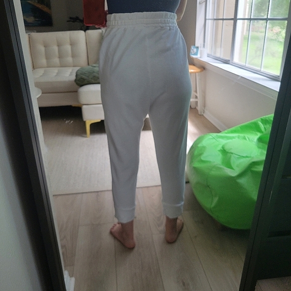Stateside | White Capri Jogger - Picture 5 of 7